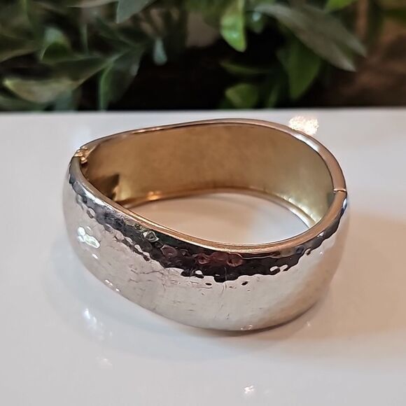 Silver gold tone textured wave design, clamper braclet - Picture 5 of 5